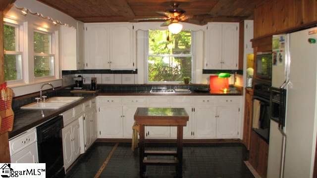 1016 Textile Road Spartanburg, SC 29301 - Photo 2 of 24 Gallery Image 2