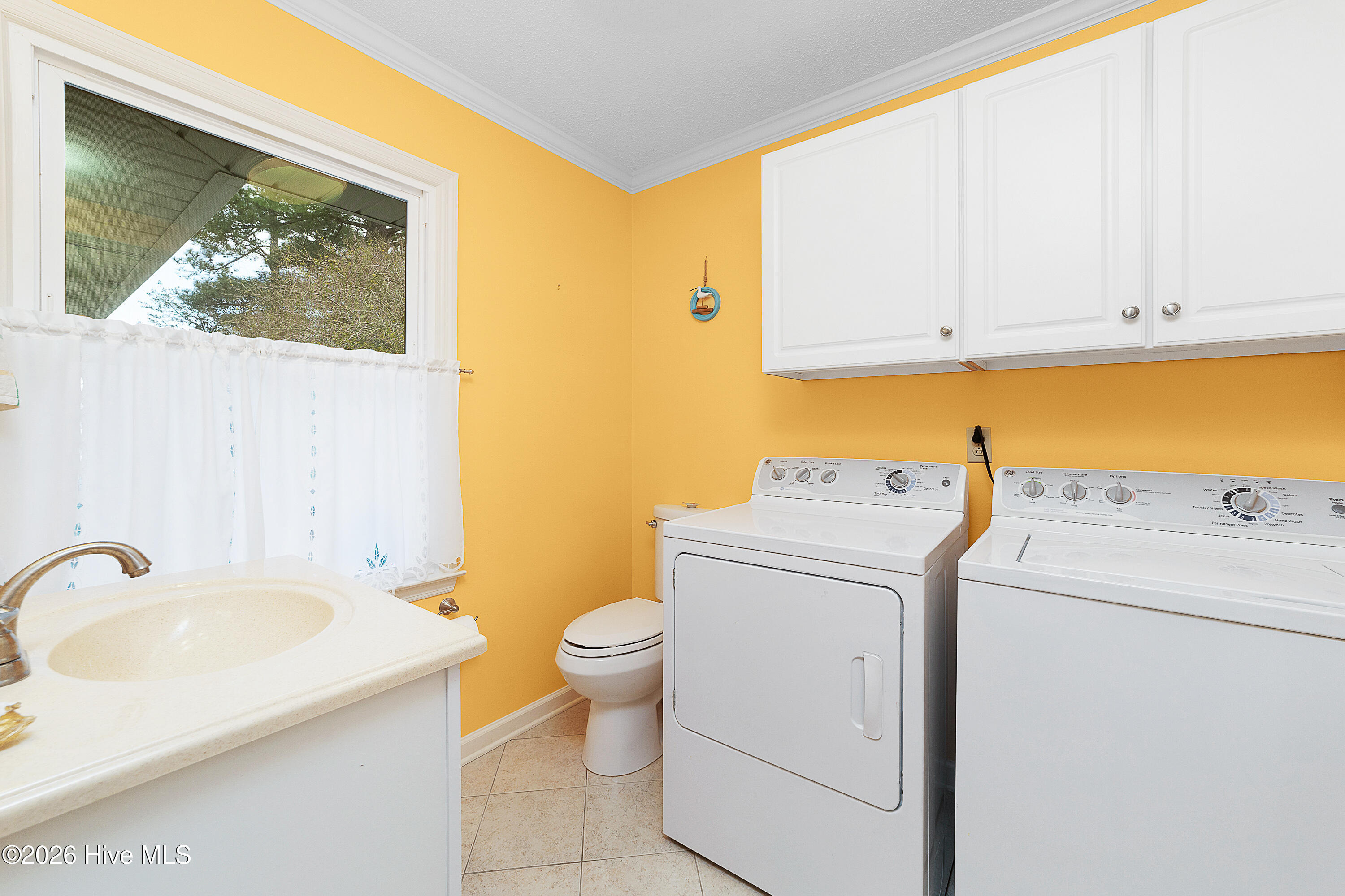 104 Outrigger Road New Bern, NC 28562 - Photo 19 of 41 Laundry