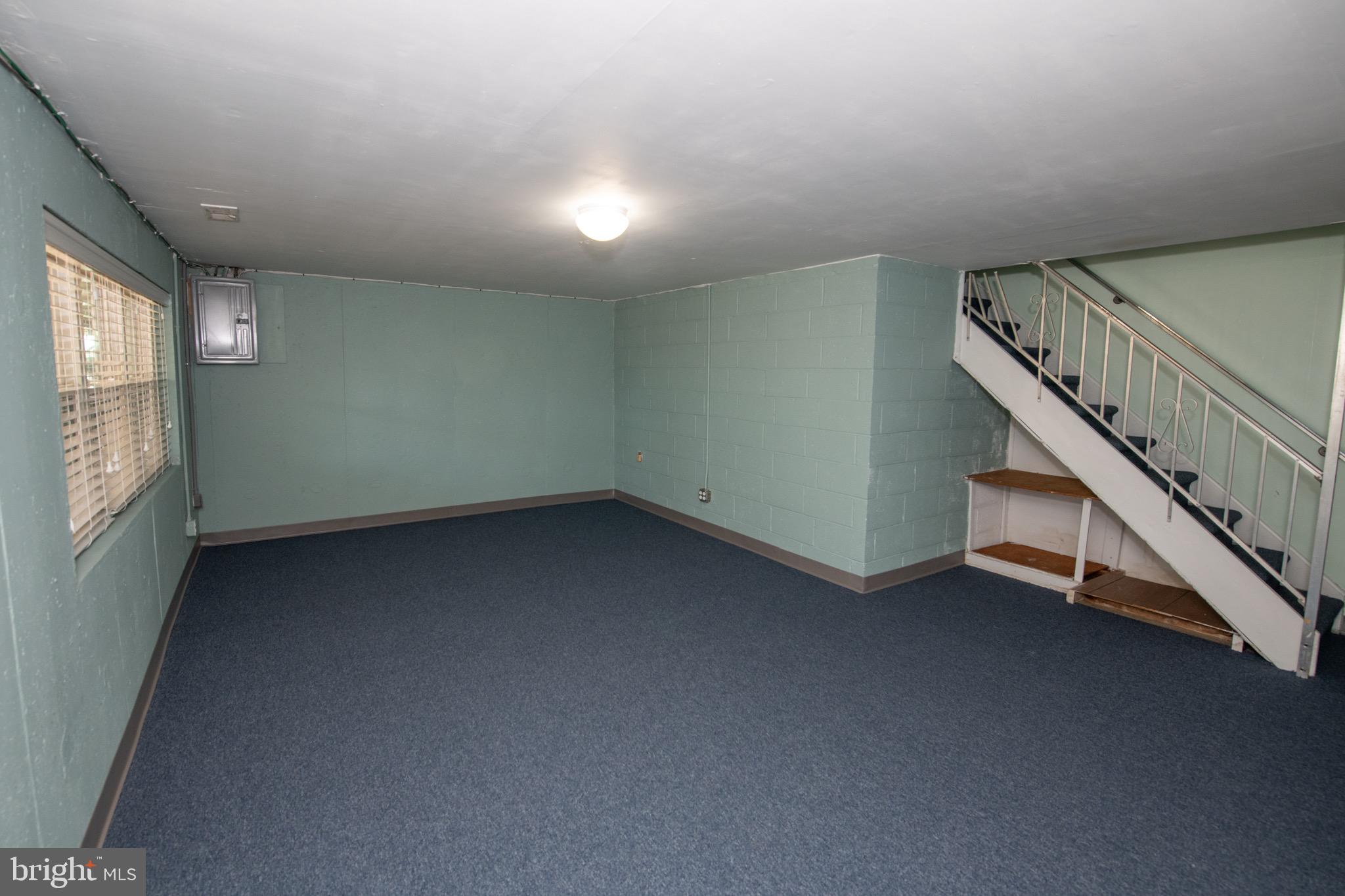 3210 Ancona Road Philadelphia, PA 19154 - Photo 41 of 46 an empty room with windows