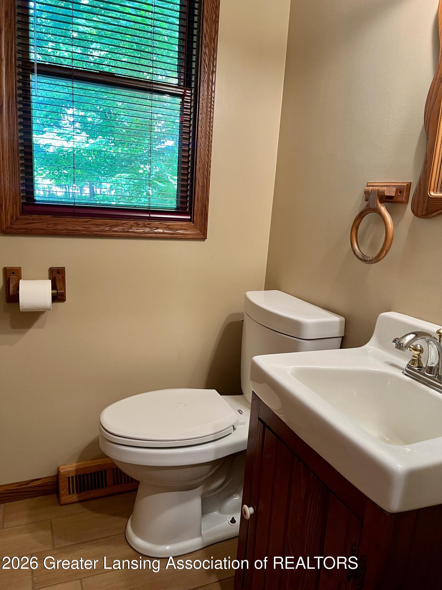 13708 Oneida Road Grand Ledge, MI 48837 - Photo 10 of 22 IMG_1030