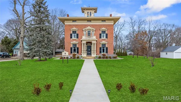 $799,900 | 876 West State Street, Jacksonville, IL 62650