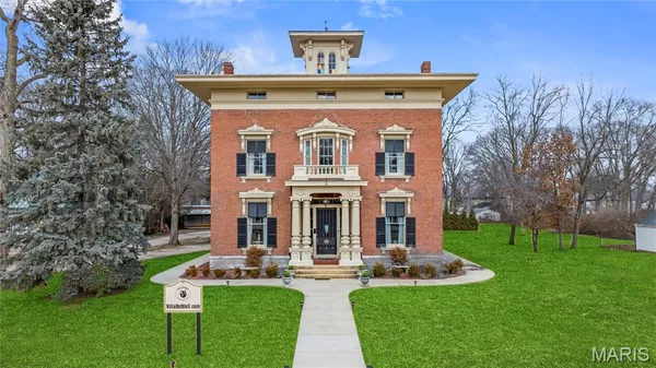 $799,900 | 876 West State Street, Jacksonville, IL 62650