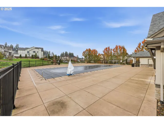 a view of outdoor space with city view