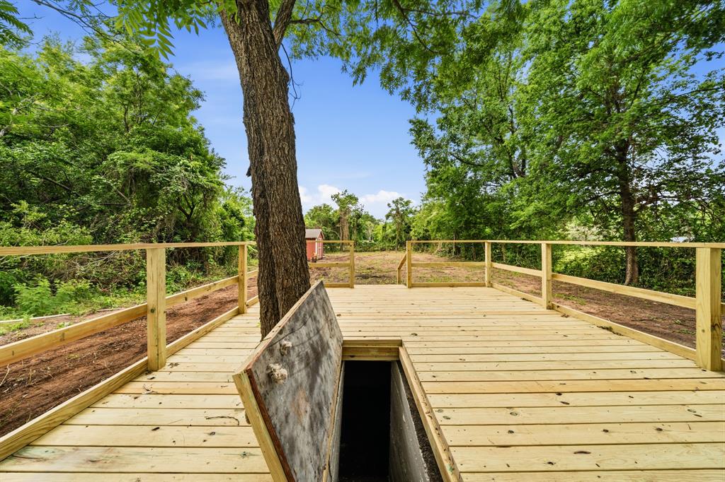 3313 South 3rd Street Waco, TX 76706 - Photo 23 of 28 a view of balcony with wooden floor and fence