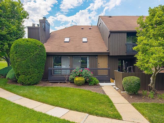 77 Westgate Drive Edison, NJ 08899 - Photo 1 of 23
