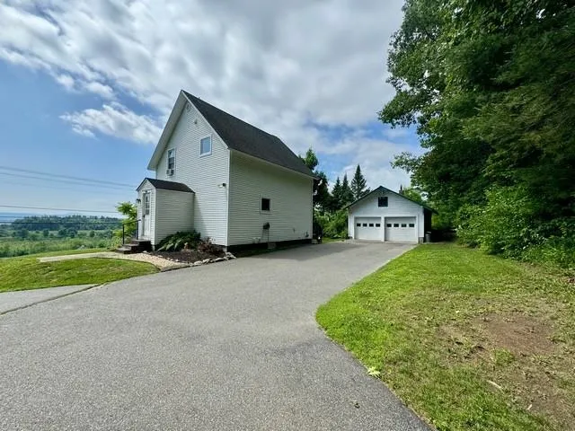 $225,000 | 578 Pleasant Street, Newport, VT 05855