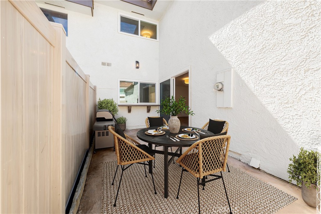 10179 Larwin Avenue, Unit 5 Chatsworth, CA 91311 - Photo 18 of 53