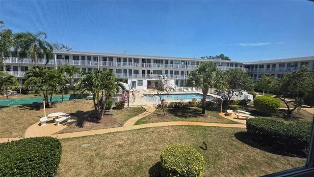 $74,900 | 15610 Northeast 6th Avenue, Unit 18C, Miami, FL 33162