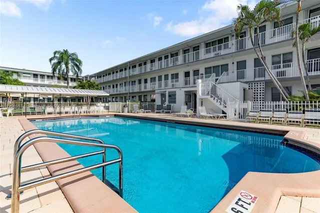 $74,900 | 15610 Northeast 6th Avenue, Unit 18C, Miami, FL 33162