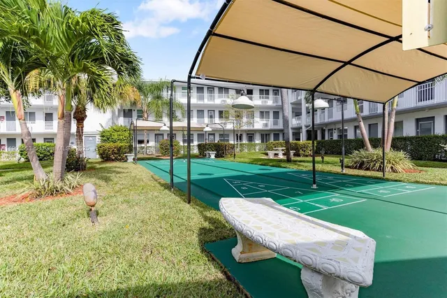 $74,900 | 15610 Northeast 6th Avenue, Unit 18C, Miami, FL 33162