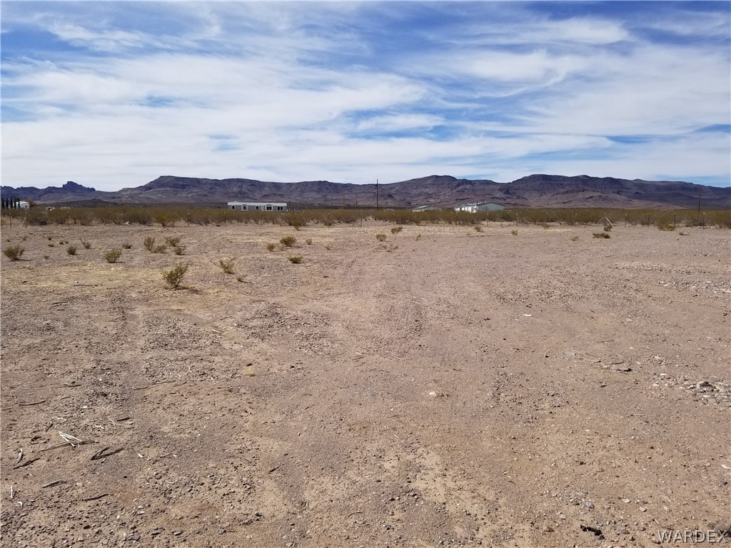 4165 Dilkon Road Golden Valley, AZ 86413 - Photo 10 of 17