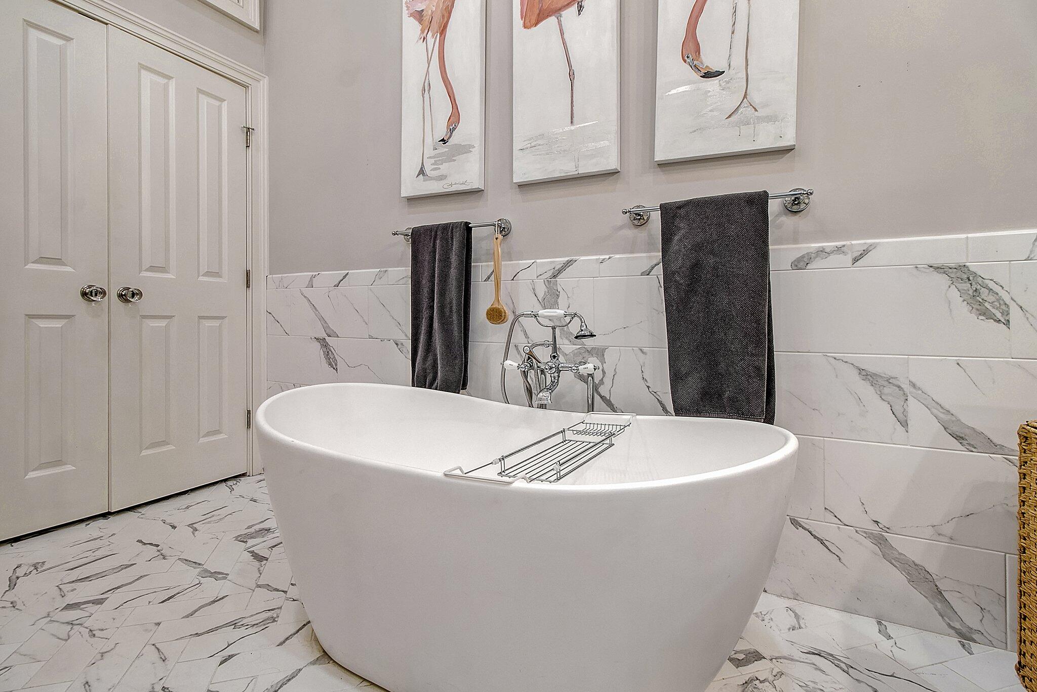 105 Bull Street, Unit A Charleston, SC 29401 - Photo 22 of 45 Luxurious Soaking Tub