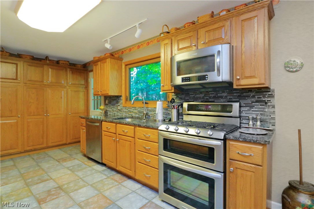 11280 Walnut Ridge Road Chesterland, OH 44026 - Photo 2 of 35 Gallery Image 2