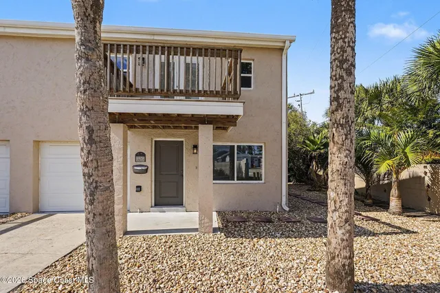 a view of a entryway door of the house