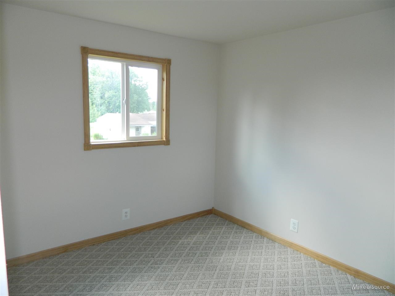 5873 Newman Road St. Clair, MI 48079 - Photo 17 of 23 31160386-16.JPG