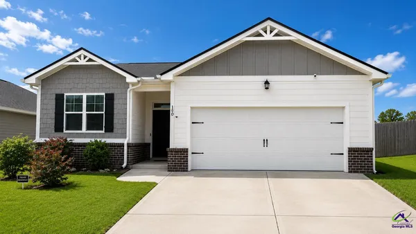 $2,200 | 100 Alton Tucker Sr. Boulevard, Bonaire, GA 31005