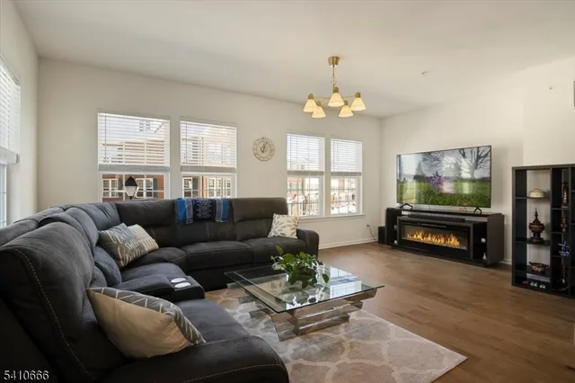 $879,900 | 55 Landmark Lane, Fair Lawn, NJ 07410