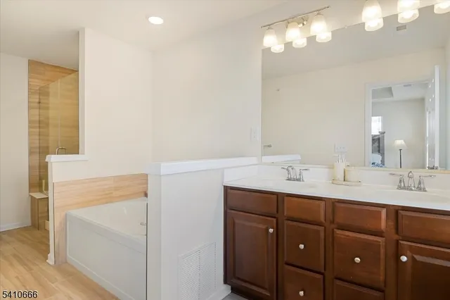 $879,900 | 55 Landmark Lane, Fair Lawn, NJ 07410