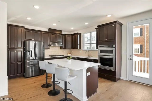 $879,900 | 55 Landmark Lane, Fair Lawn, NJ 07410