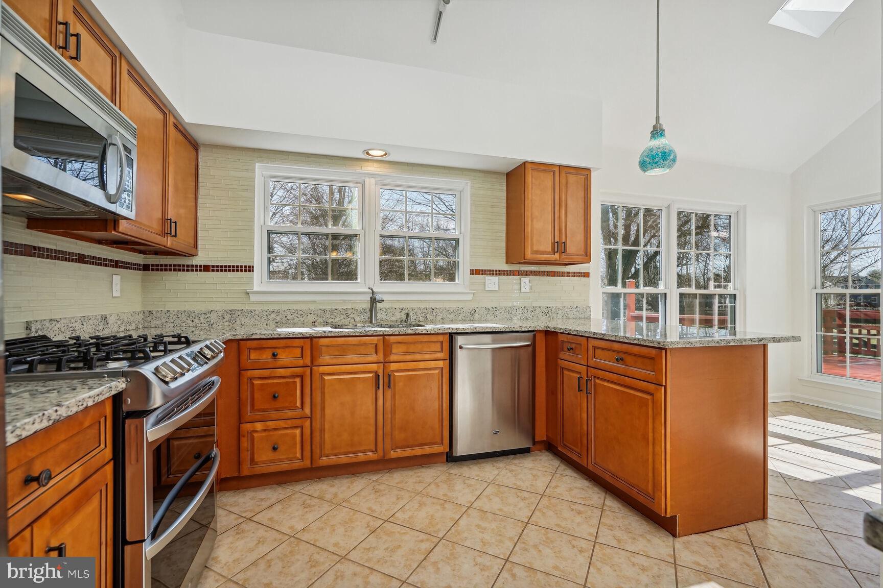 13601 Springhaven Drive Chantilly, VA 20151 - Photo 11 of 30