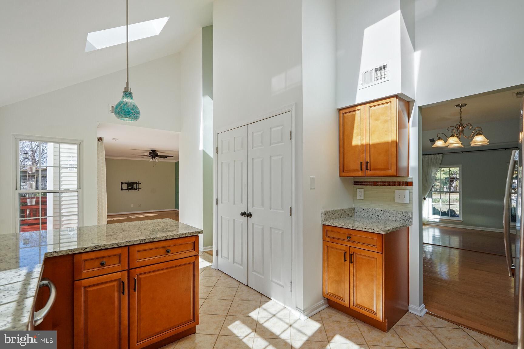 13601 Springhaven Drive Chantilly, VA 20151 - Photo 12 of 30