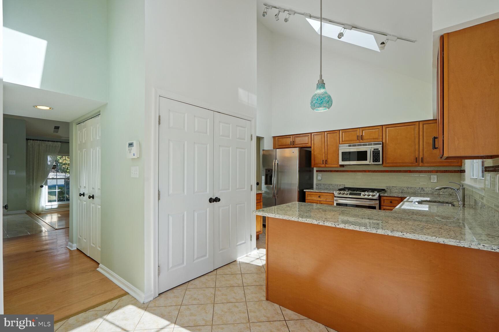 13601 Springhaven Drive Chantilly, VA 20151 - Photo 13 of 30