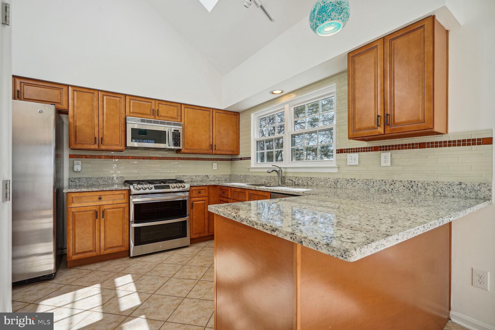 13601 Springhaven Drive Chantilly, VA 20151 - Photo 14 of 30