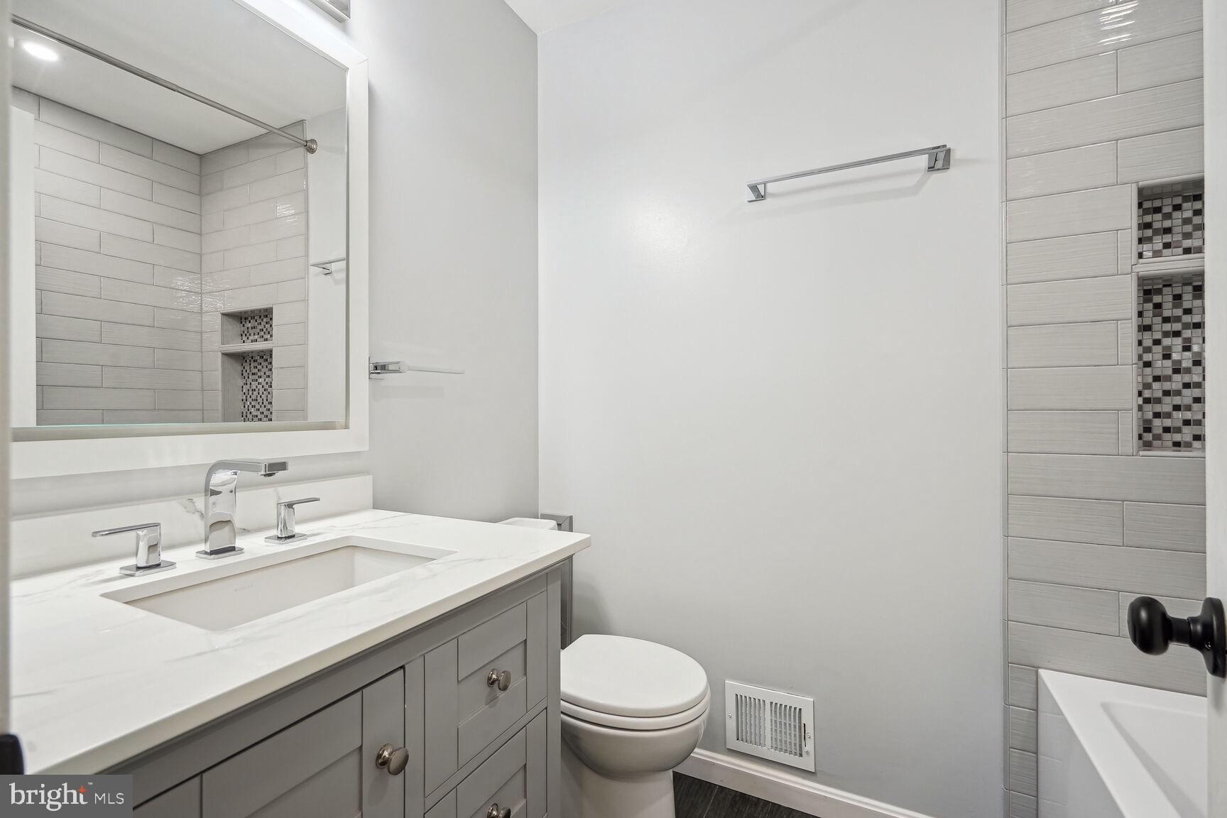 13601 Springhaven Drive Chantilly, VA 20151 - Photo 18 of 30