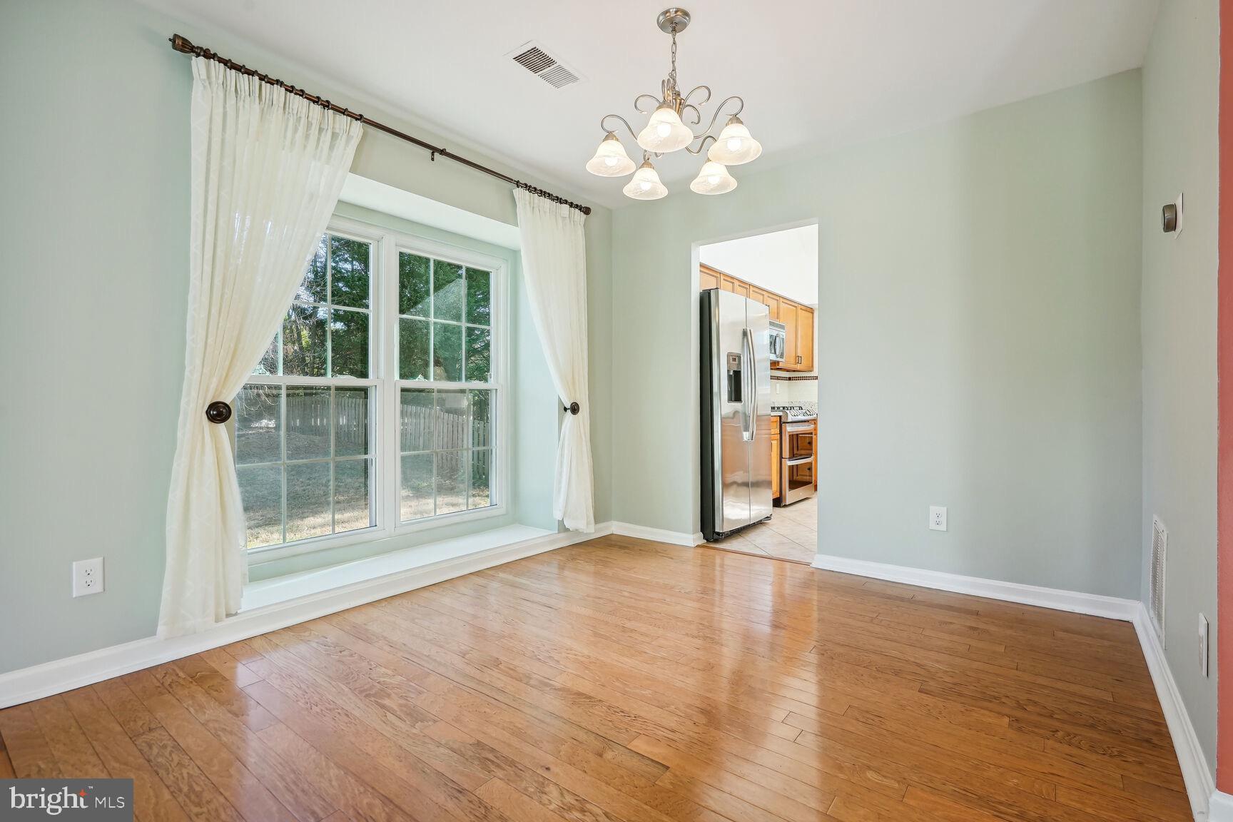 13601 Springhaven Drive Chantilly, VA 20151 - Photo 6 of 30