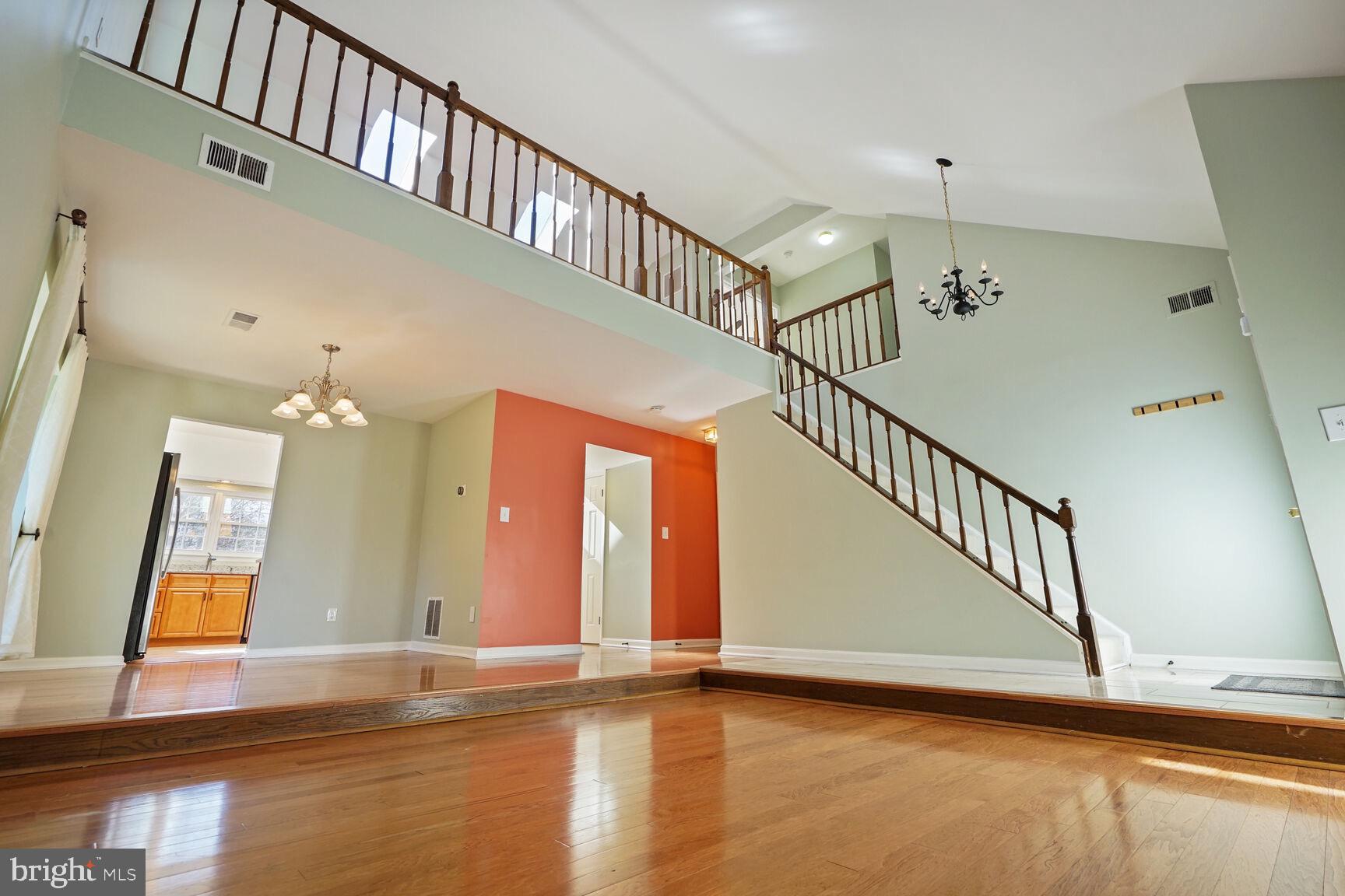 13601 Springhaven Drive Chantilly, VA 20151 - Photo 7 of 30