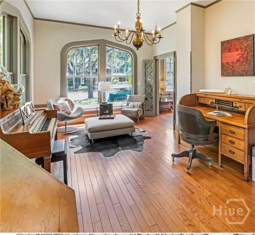 $10,000 | 624 East Victory Drive, Savannah, GA 31405