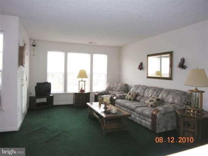 9600 Haven Farm Road, Unit 9600H Perry Hall, MD 21128 - Photo 5 of 12 Living Room