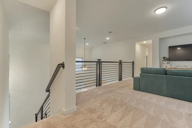 a view of a livingroom with furniture