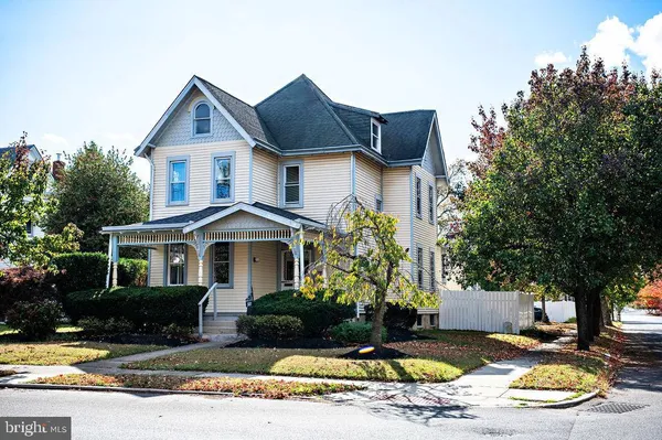 $450,000 | 501 Maple Avenue, Palmyra, NJ 08065