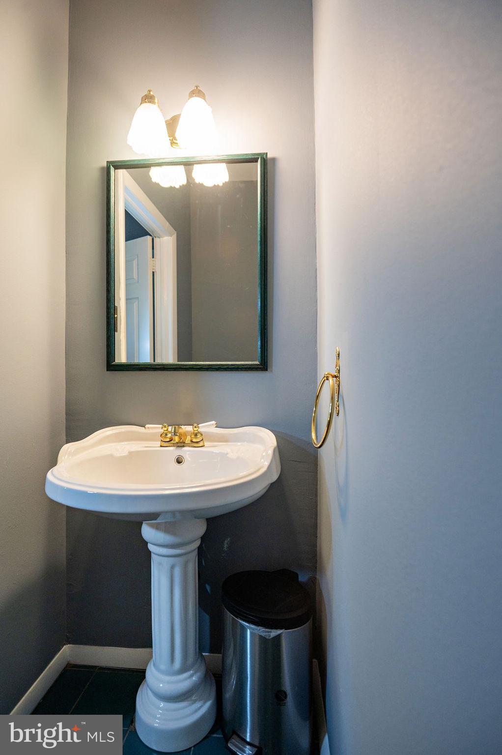 501 Maple Avenue Palmyra, NJ 08065 - Photo 16 of 36 first floor half bathroom