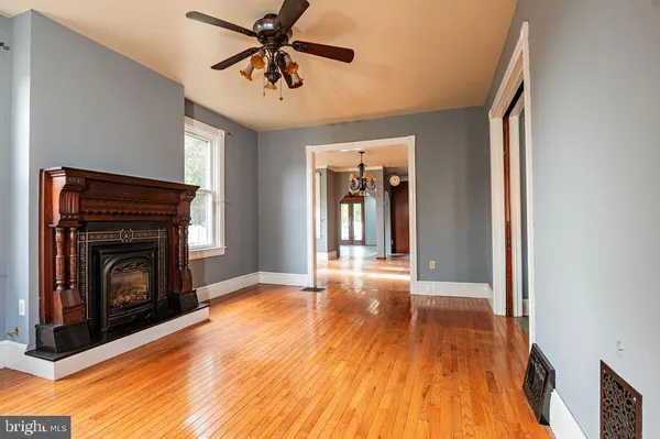 $450,000 | 501 Maple Avenue, Palmyra, NJ 08065