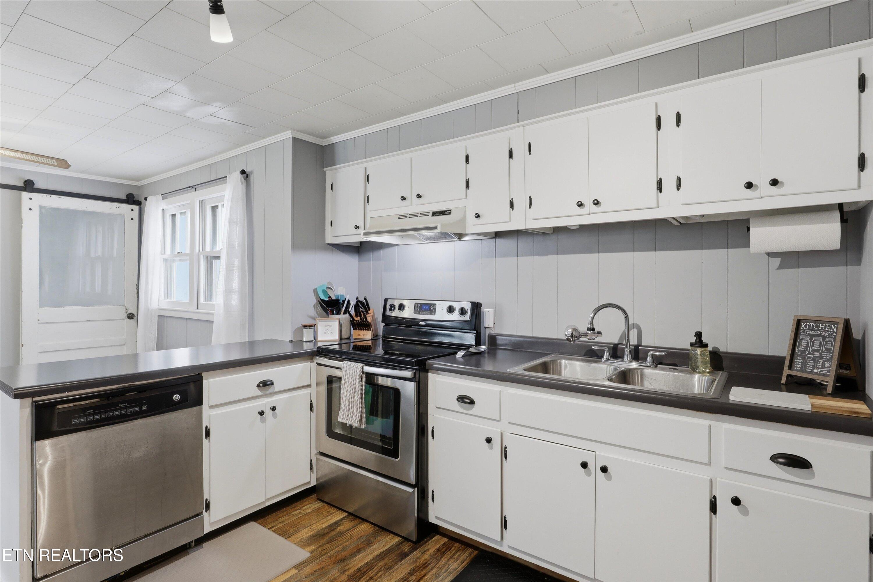 224 West Millers Cove Road Walland, TN 37886 - Photo 15 of 39 Kitchen