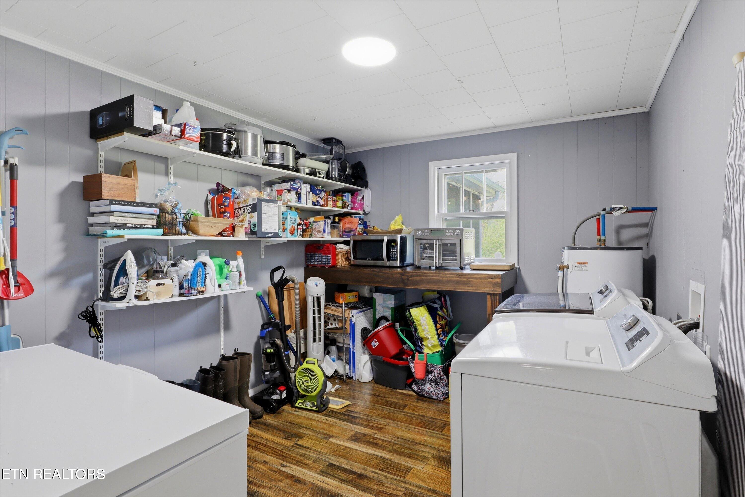 224 West Millers Cove Road Walland, TN 37886 - Photo 17 of 39 Laundry/Pantry