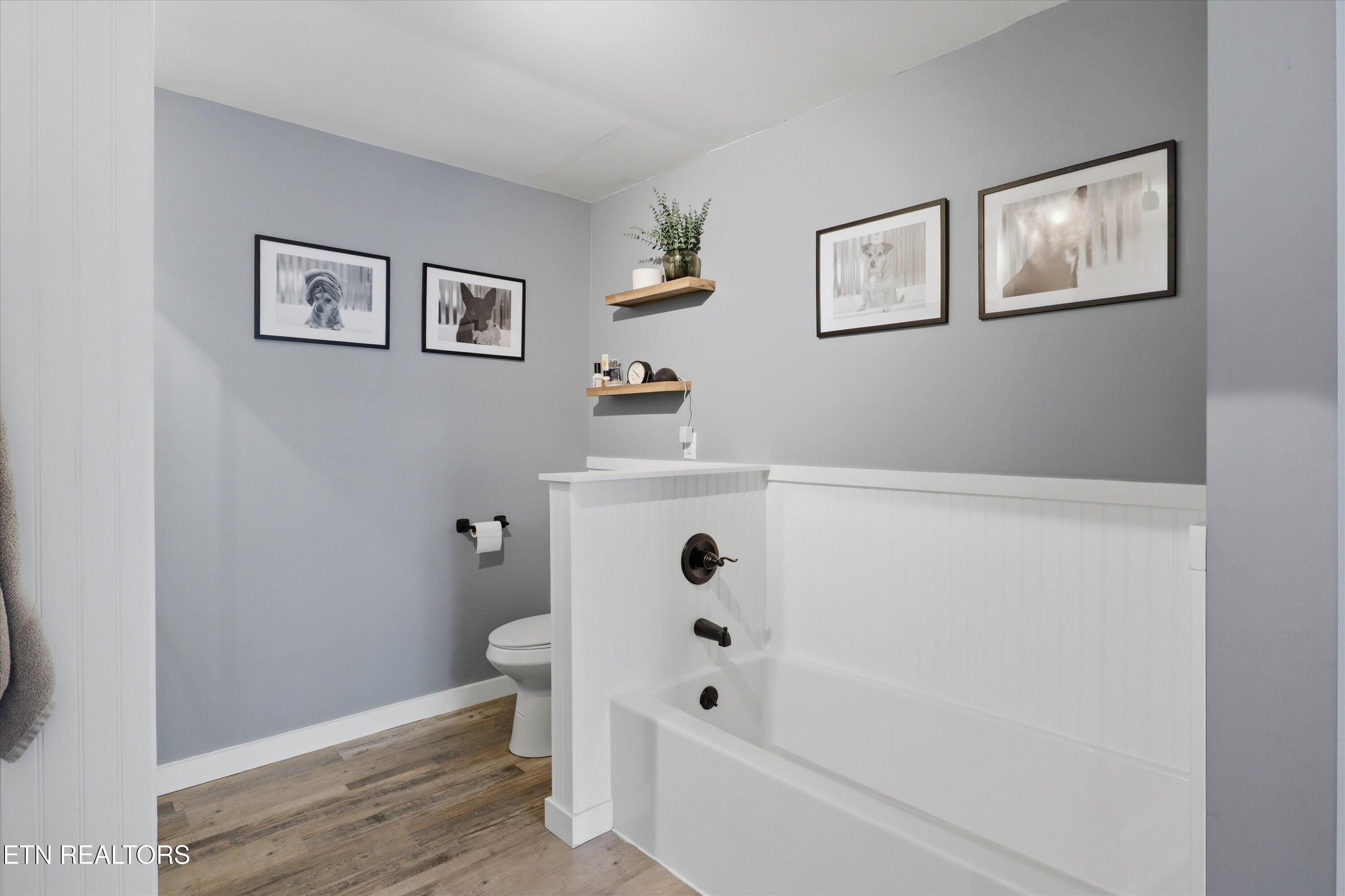 224 West Millers Cove Road Walland, TN 37886 - Photo 23 of 39 Primary Bathroom