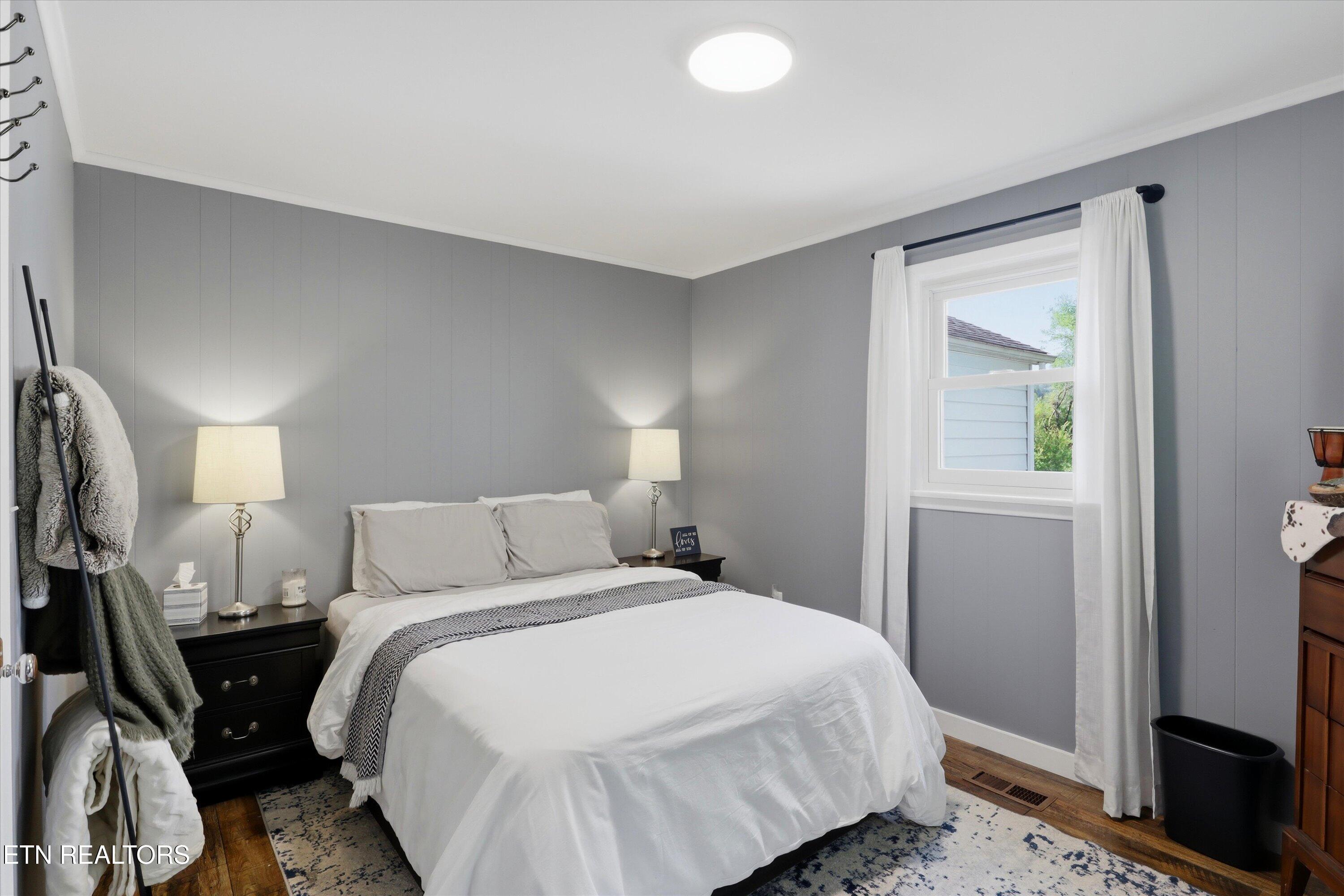 224 West Millers Cove Road Walland, TN 37886 - Photo 26 of 39 Guest Bedroom