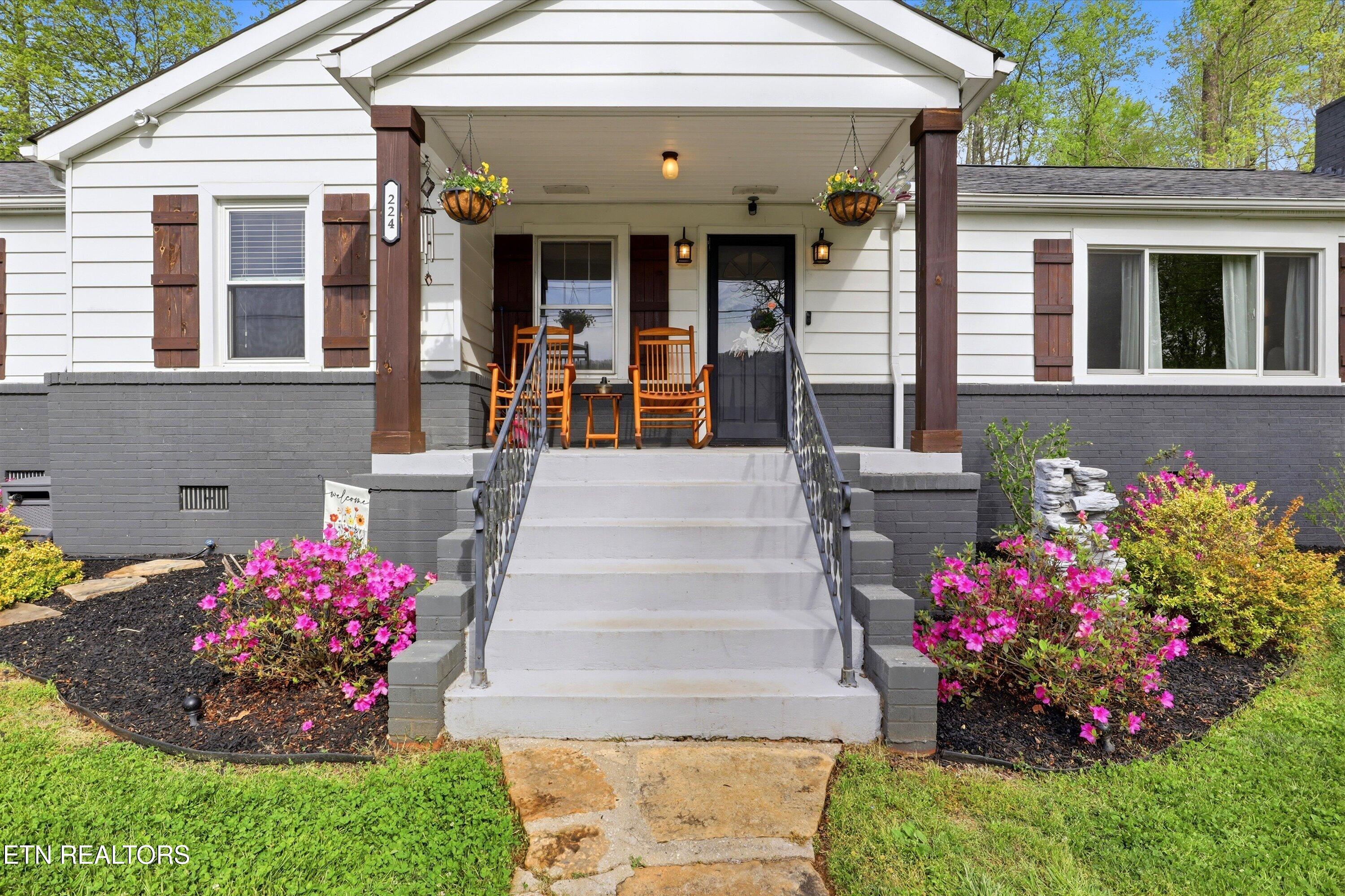 224 West Millers Cove Road Walland, TN 37886 - Photo 4 of 39 Front Porch