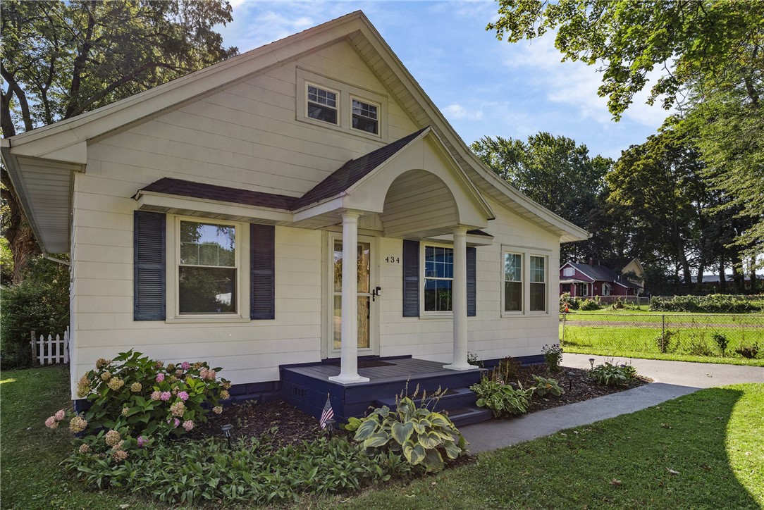 434 Crossfield Road Irondequoit, NY 14609 - Photo 3 of 44 Gallery Image 3