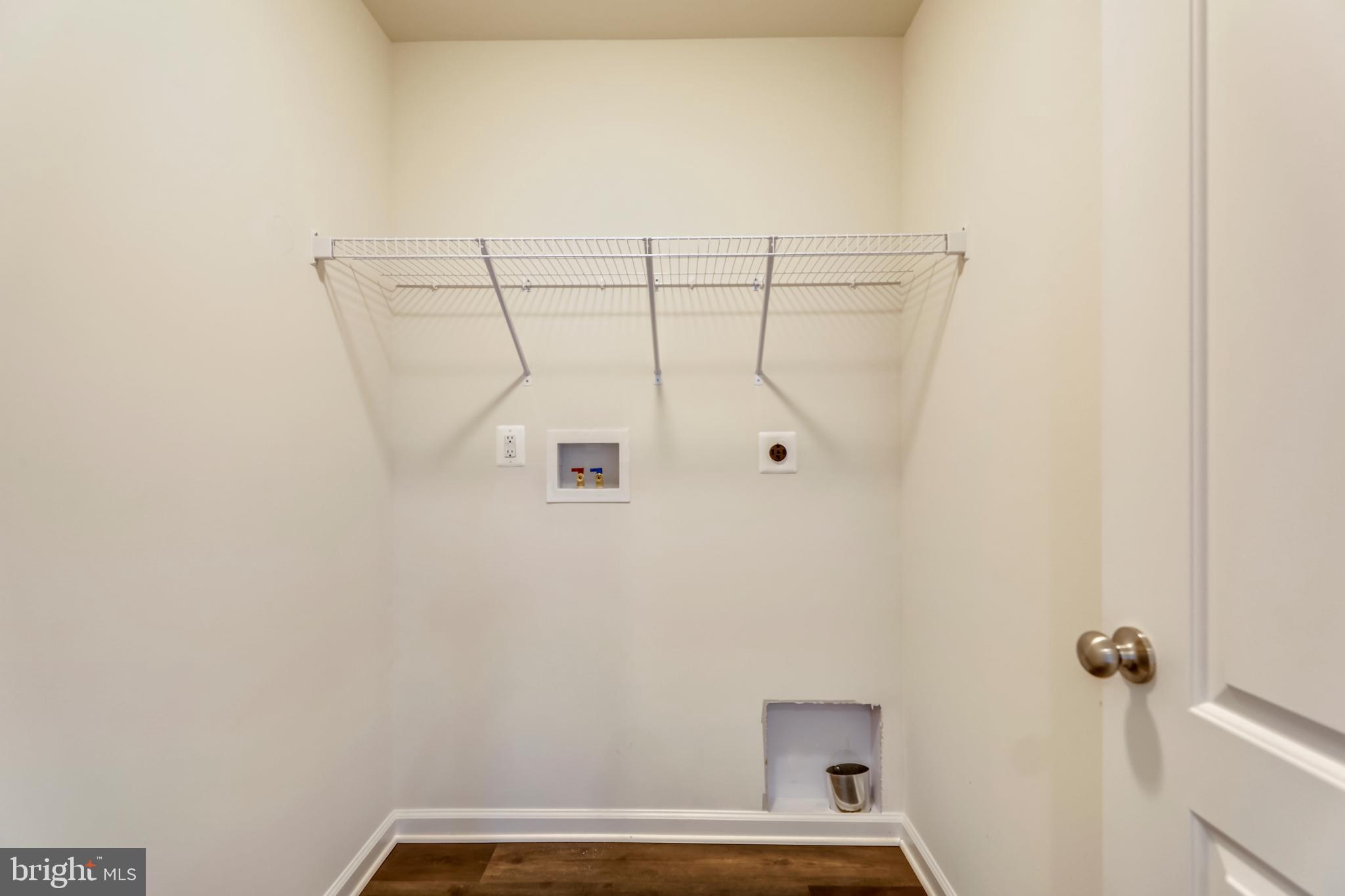 638 Powhatan Beach Road Pasadena, MD 21122 - Photo 7 of 32 MAIN FLOOR LAUNDRY