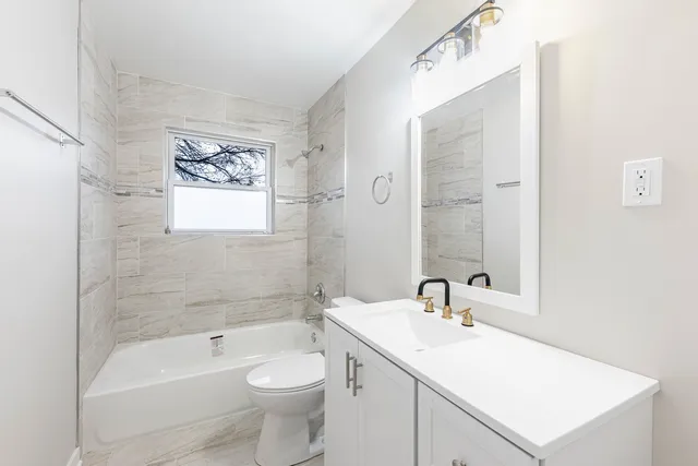 $169,900 | 16309 Plymouth Drive, Markham, IL 60428