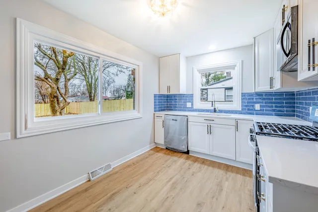 $169,900 | 16309 Plymouth Drive, Markham, IL 60428