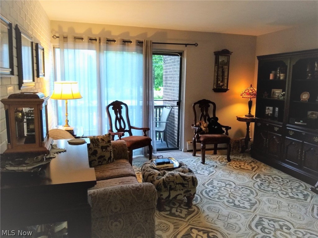 10740 Valley View Road Northfield, OH 44067 - Photo 6 of 20 Living Rm