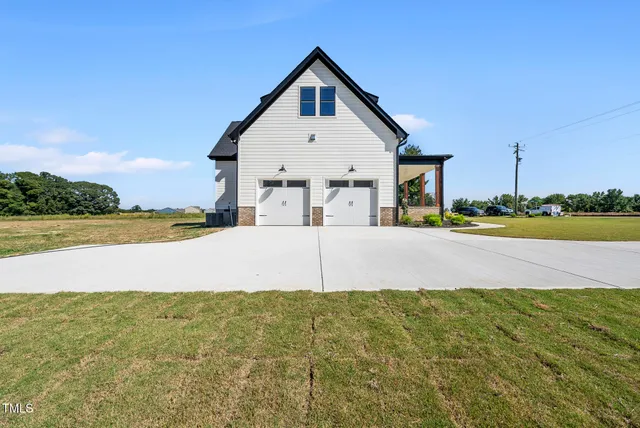 $774,777 | 2560 Lassiter Road, Four Oaks, NC 27524