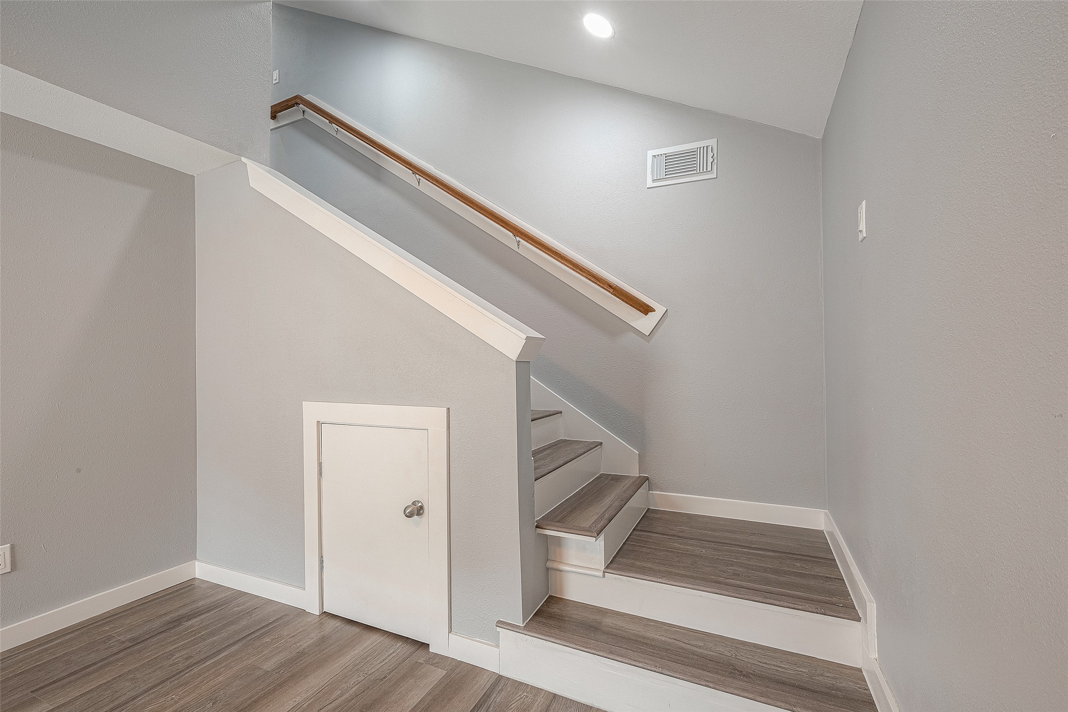 2725 Avenue F, Unit RR Rosenberg, TX 77471 - Photo 16 of 23 a view of entryway