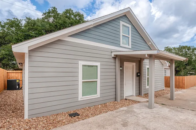 $1,895 | 2725 Avenue F, Unit RR, Rosenberg, TX 77471