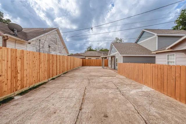 $1,795 | 2725 Avenue F, Unit RR, Rosenberg, TX 77471